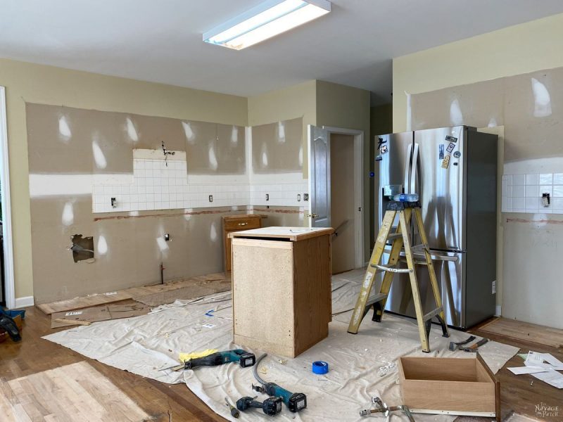 Budgeting for Kitchen Demolition Without Sacrificing Safety or Quality